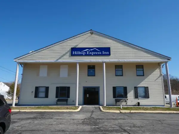 Hilltop Express Inn 10